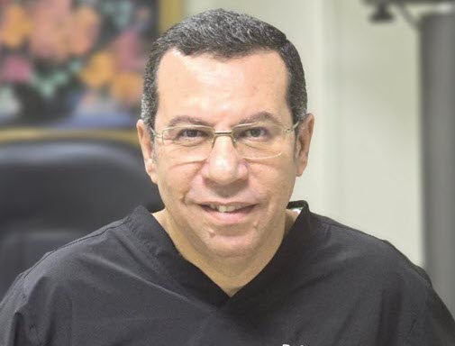المدير الطبي والاداري الاستاذ الدكتور محمد حنقى